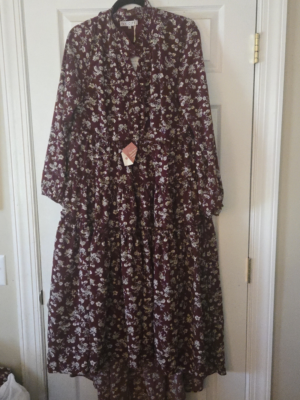 Ivy City Women's Burgundy Floral Tiered Dress